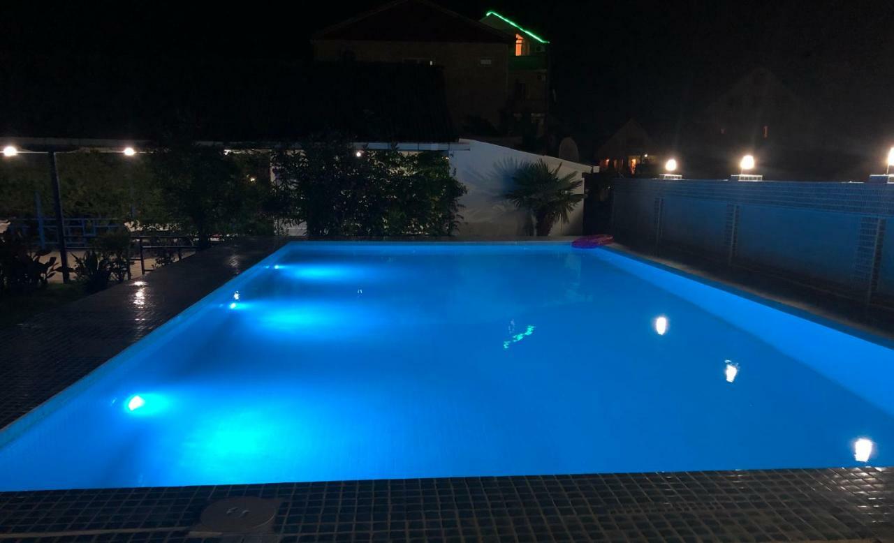 Hotel Mirage 乌雷基 外观 照片